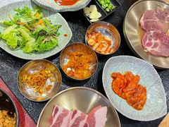 -臻牛烤肉