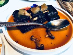猴头菇酱汁扒黑豆腐-肴约·花园式餐厅(湖里店)