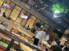 大堂-洪氏嗨捞·广东猪肚鸡·椰子鸡火锅(西咸万象城店)