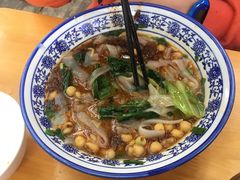 -渝之汇牛肉豌杂面