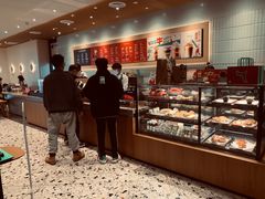 面包甜点陈列柜-星巴克(南通海安万达广场店)