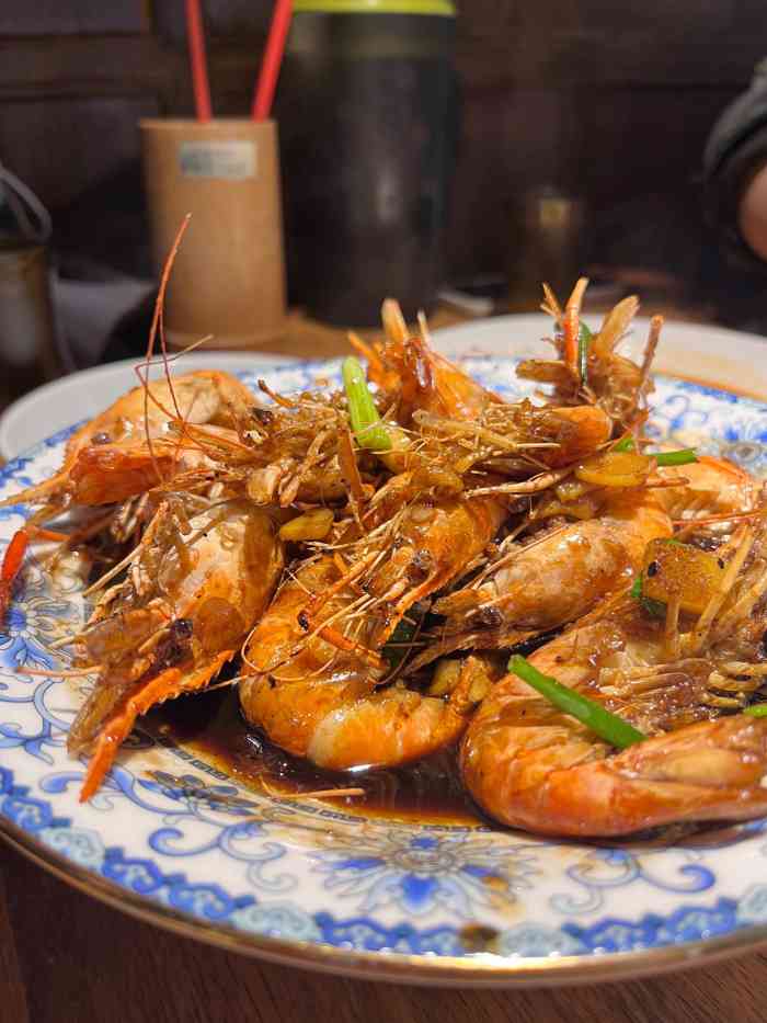 老头儿油爆虾(小河直街店)-"第一次吃老头儿是因为和男票不知道吃啥