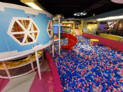 -木马王国淘气堡儿童乐园