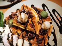 抹茶红豆窝夫-Lia Cafe Bar Restaurant松山咖啡屋