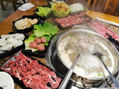 -悦牧·酸汤牛肉火锅(沃尔玛店)