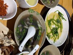 -大众跷脚牛肉馆·非遗传承单位(峨眉山店)