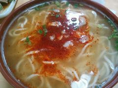 -亮亮面馆(经六路店)