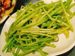 腊肉炒泥蒿-一棠龙虾•王牌虾球(楚河汉街店)