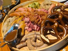 -普兰达德国餐厅·德式脆皮烤猪肘·自酿啤酒(观唐店)