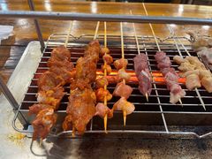 -哈尔滨小酒馆·鲜肉现穿自助烧烤(康新花园店)