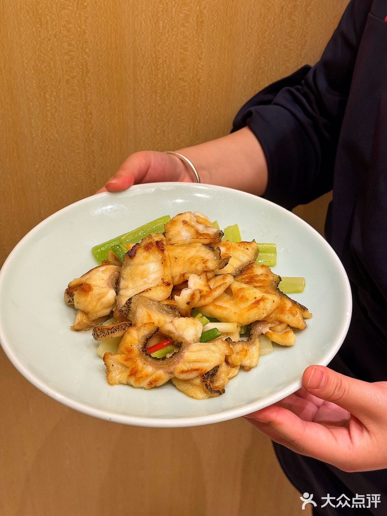 去顺德太远，来这家吃粤菜吧 