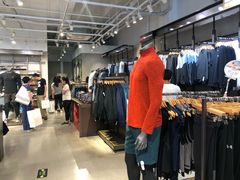 -UNDER ARMOUR(八达岭奥莱店)