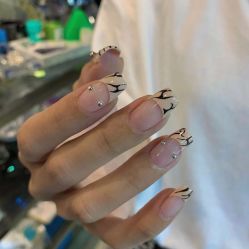 -悦指间美甲美睫