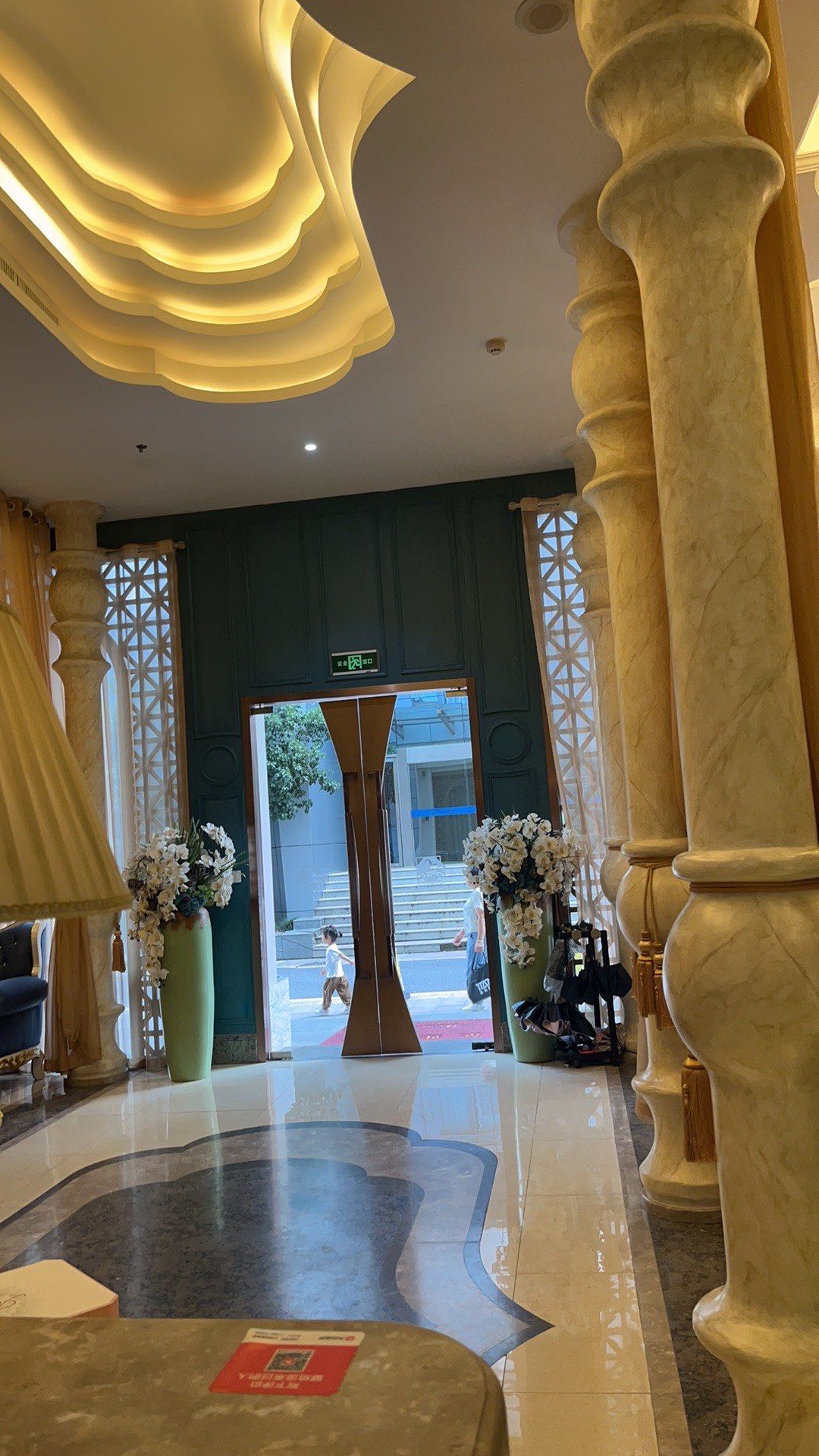 做完spa,果然轻松了很多,环境好,芳疗