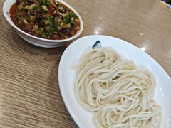 -歹歹的加个面过油肉拌面