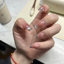 -UGIRL有个美甲