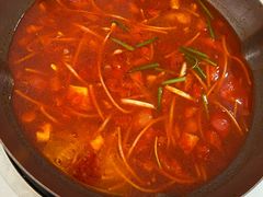 -毛辣果·贵州红酸汤牛肉火锅(西单店)