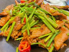 小炒黄牛肉-黄家饺子东北特色菜馆(湖滨商业街店)
