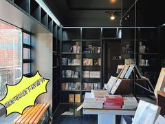 -钟书阁(松江泰晤士小镇店)