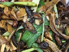 -鲁南仔·滕州炒鸡(经三路店)