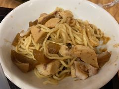 -松树干拌面店