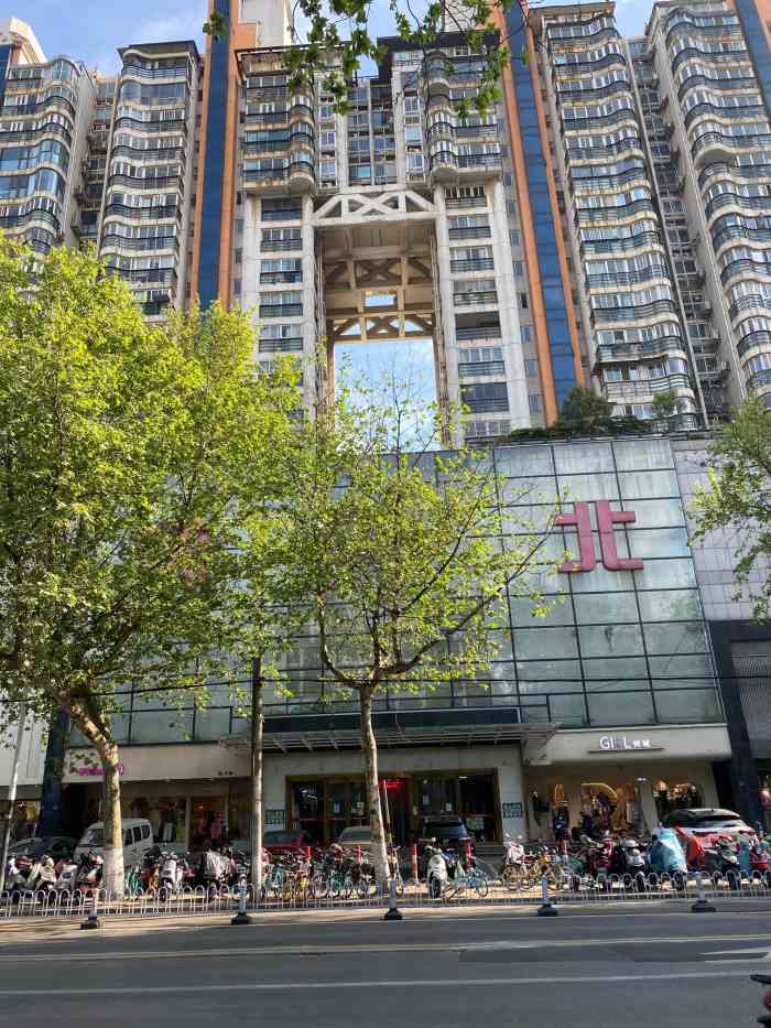 南京杭州环北服装批发市场(建康路店)