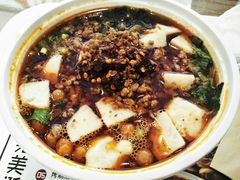 -荀记肉夹馍(三八家乐福店)