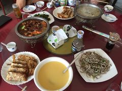 -溢心园香河肉饼总店