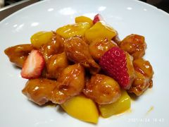 菠萝咕噜肉-有璟阁港式餐厅(国贸商城店)