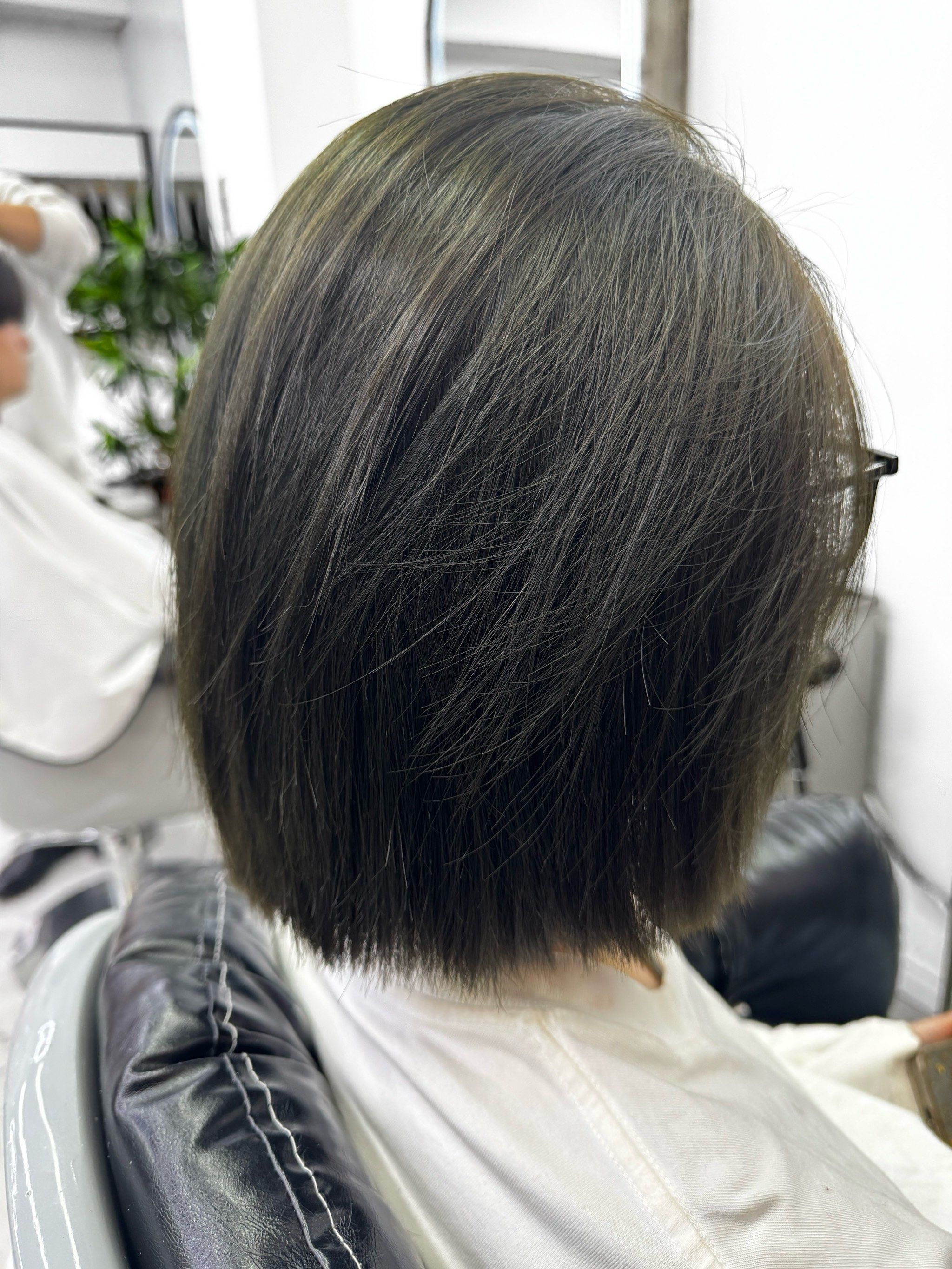 高级感短发色彩 「丝源发型