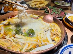 -洱火云南酸菜牛肉火锅(石景山当代商城店)