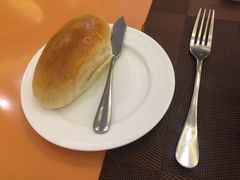 黄油面包-红房子西菜馆(淮海中路店)