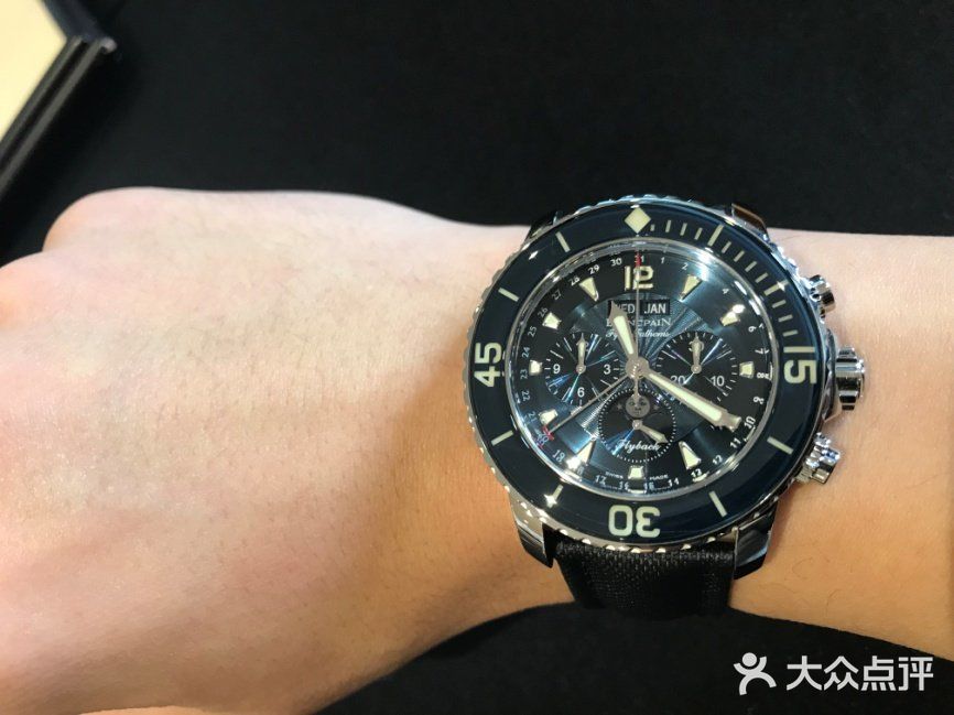 解毒宝珀五十噚系列月相表