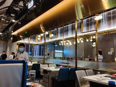 大堂-海底捞火锅(长宁路龙之梦店)