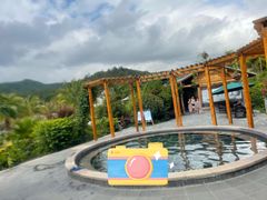 -腾冲洞山温泉村