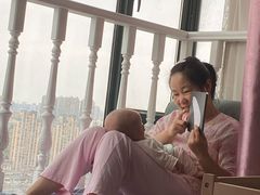 -爱的果实月嫂育婴师(世纪东方店)