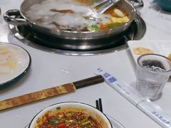 -乡土黄·鲜牛肉火锅·小龙虾(兴业街店)