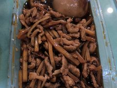 鱼香肉丝盖浇饭-白玉兰小吃(新村路店)