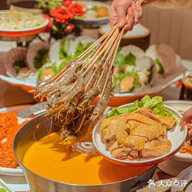 这家港风极致的花胶鸡店真的狂拍三百六十五张才过瘾❗️