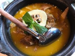 酸木瓜炖牛腩-半山腰·云南菜(侨福芳草地店)