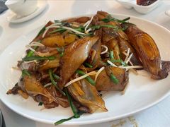 韭菜芽菜炒猪肠粉-花城苑广府菜(侨鑫店)