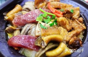 Braised Spare Ribs Beef and Preserved Meat Clay Pot Rice