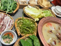 -阿婆情腊排骨火锅·野生菌季(古城旗舰店)