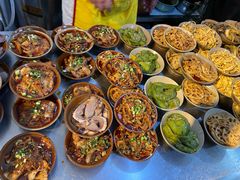 -董哥山城碗碗香(美专校街店)