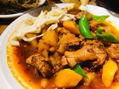 沙湾大盘鸡-塔哈尔·新疆盛宴(城西银泰店)