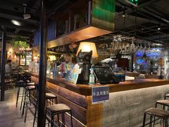 -临界音乐酒馆·小龙虾·江湖菜(华熙LIVE·鱼洞店)