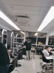 -镁连社·美联社