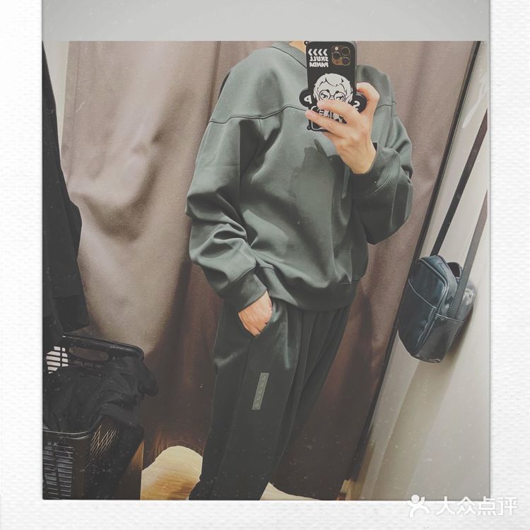 超喜欢军绿色