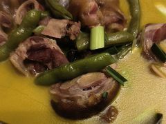 -帅巴人舅母子腊蹄民俗村