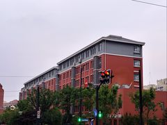 -上海市惠民中学